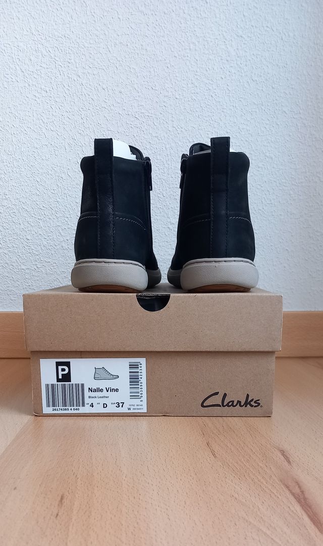Botines deportivos negros en piel Clarks