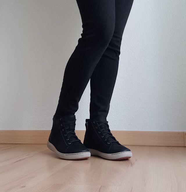 Botines deportivos negros en piel Clarks