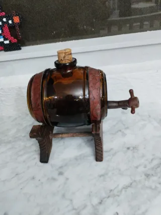 Barrel di vetro decorativo antico