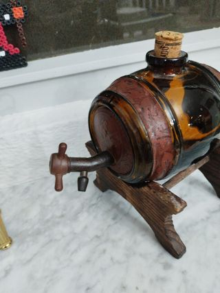 Barrel di vetro decorativo antico