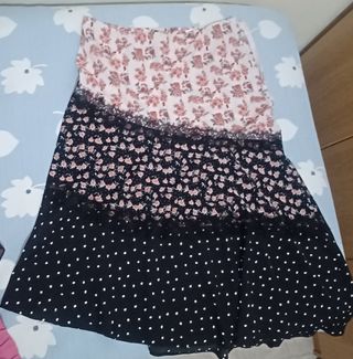 Falda estampada floral y lunares
