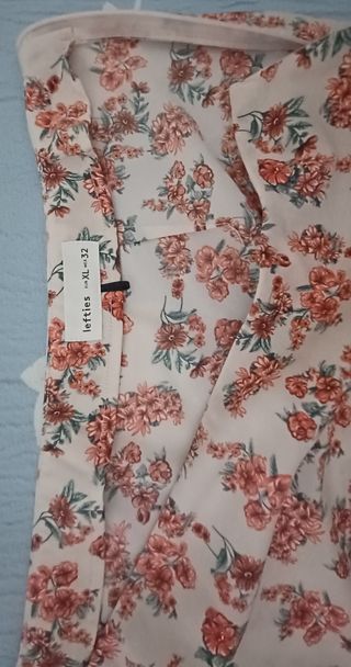 Falda estampada floral y lunares