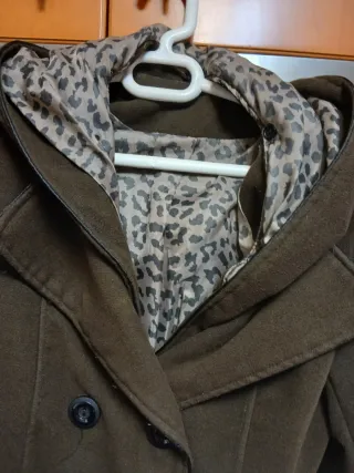 Chaquetón mujer marrón con forro estampado