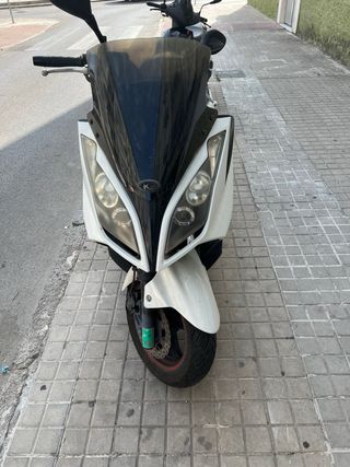 Kymco Superdink 300