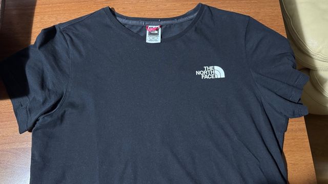 Camiseta The North Face Negra Manga Corta
