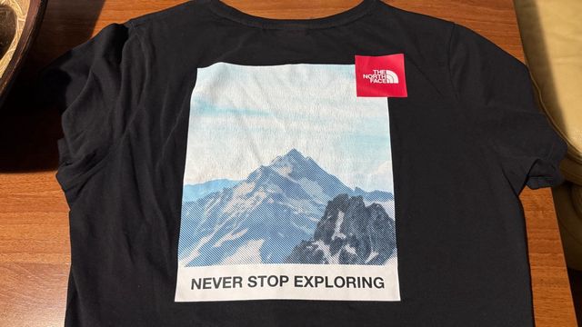 Camiseta The North Face Negra Manga Corta
