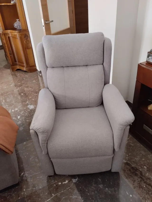 Sillón relax gris tela
