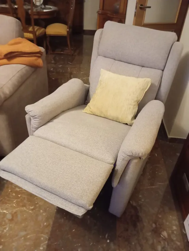 Sillón relax gris tela