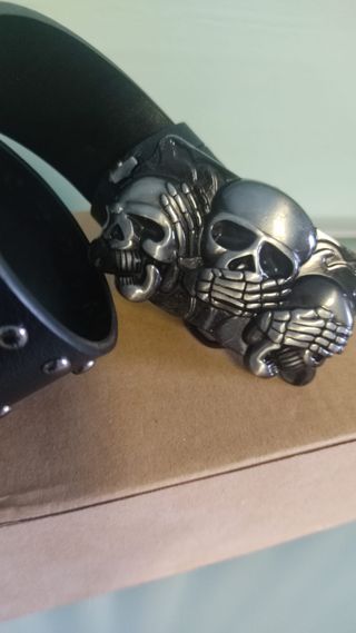 Cintura con fibbia teschi anticati