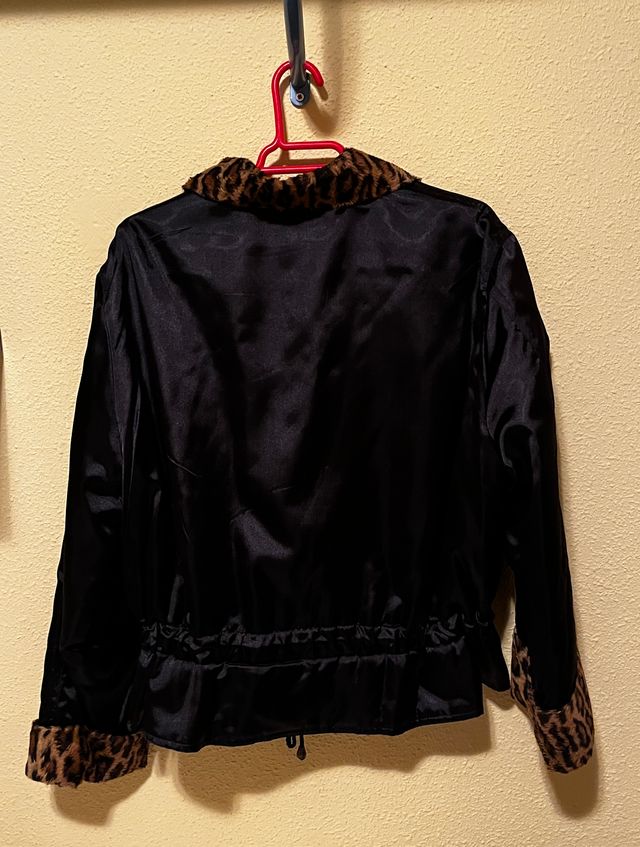 Chamarra Bomber TRAPALUC Animal Print Negra M
