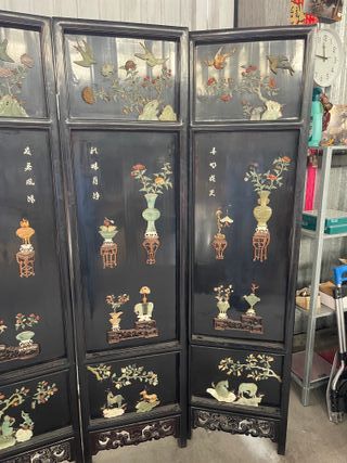 Biombo antiguo con incruistacion de jade