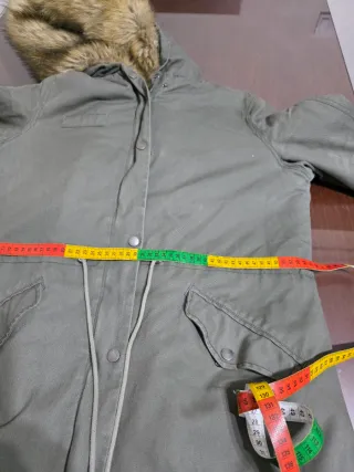 Parka verde con pelo