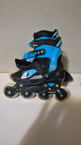 Patines en línea azules y negros talla 27