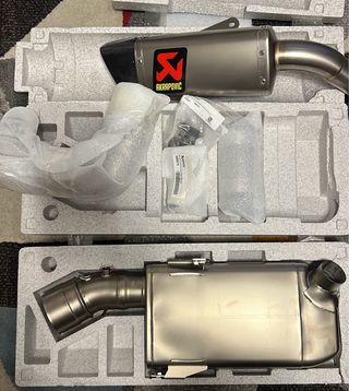 Escape Akrapovic Titanio Yamaha MT-09 24/25