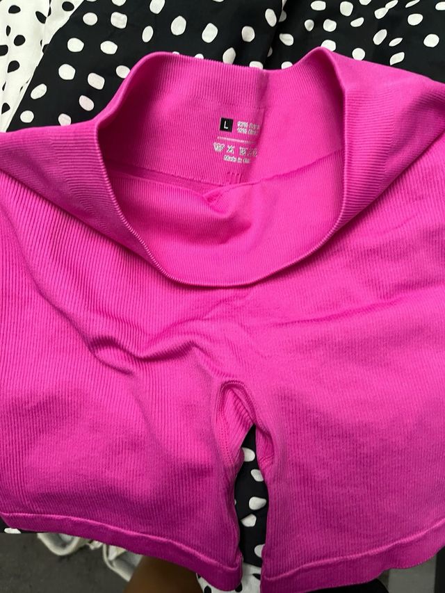 Leggings cortos color verde azulado y rosa fucsia