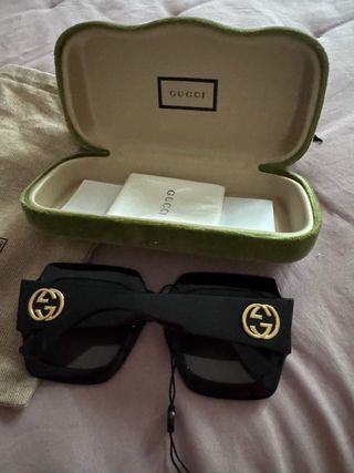 Gafas de sol Gucci negras nuevas