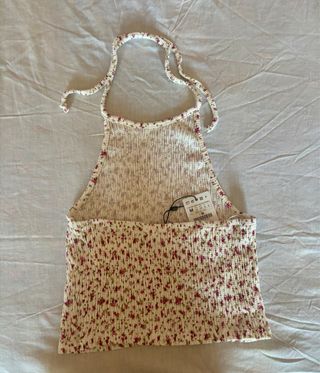 Top floral halter blanco y rosa
