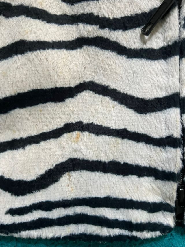 Chaqueta Cortefiel Peluche Cebra Talla 42/44