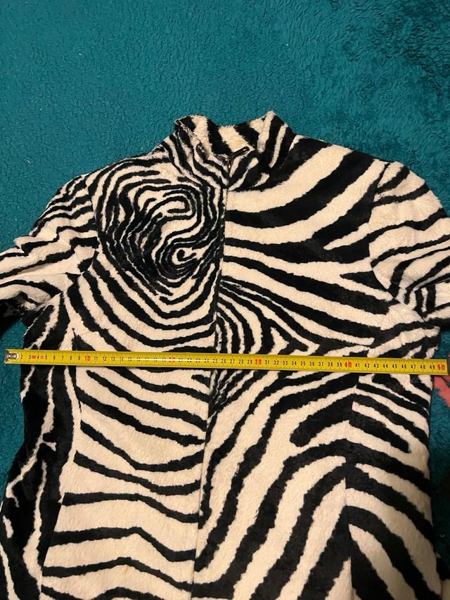 Chaqueta Cortefiel Peluche Cebra Talla 42/44