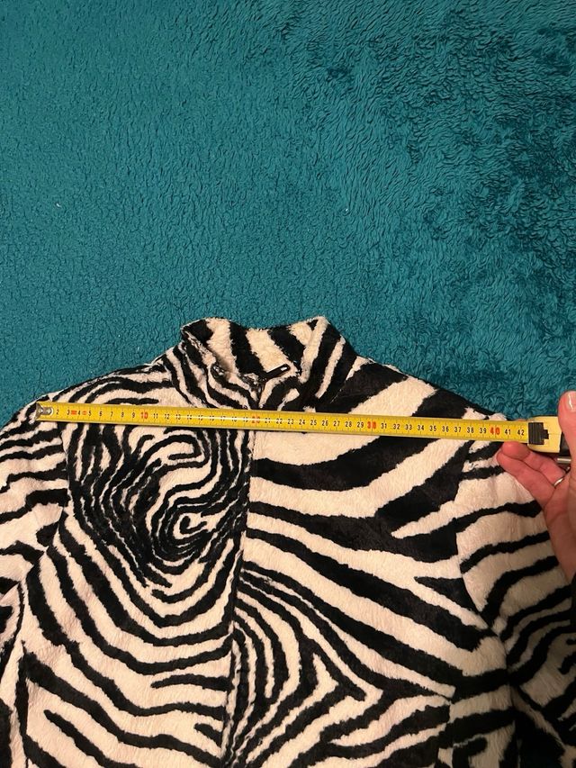 Chaqueta Cortefiel Peluche Cebra Talla 42/44