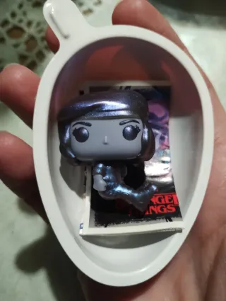 Funko Kinder Joy Stranger Things Robin del reves