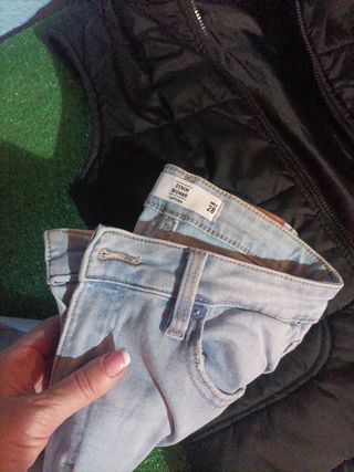 Regalo ropa que está nueva... Me está pequeña