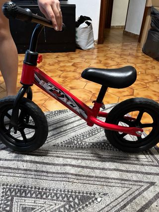 Bici de aprendizaje roja