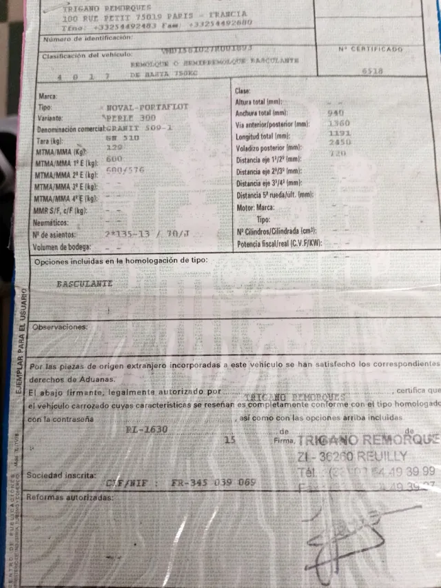 Remolque con tapa rígida