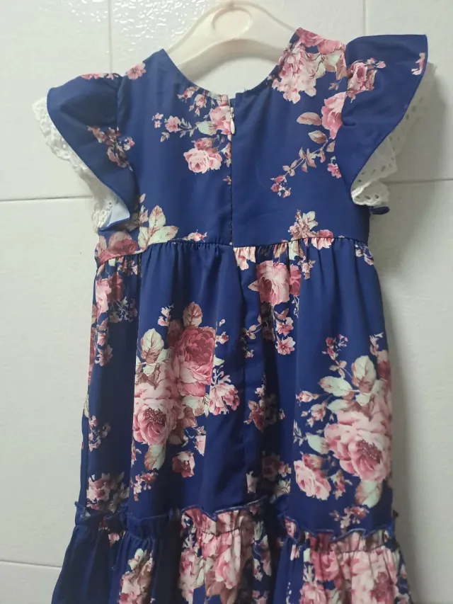 Vestido niña floral azul y camisa rosa