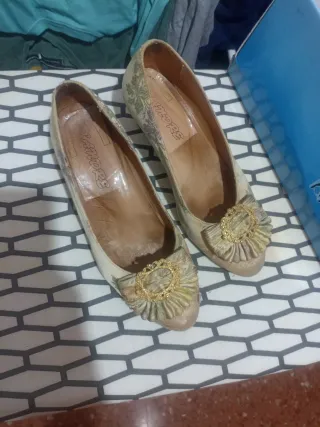 Traje Fallera T40/42 con 2 corpiños y zapatos