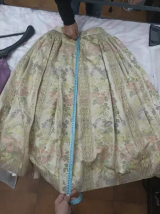 Traje Fallera T40/42 con 2 corpiños y zapatos