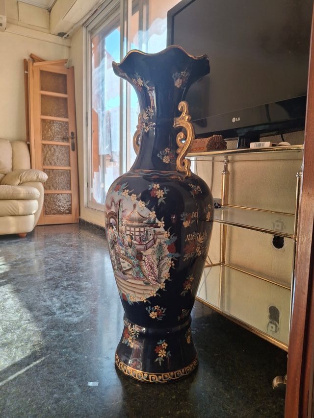 Jarrón decorativo cerámica dorada – estilo clásico