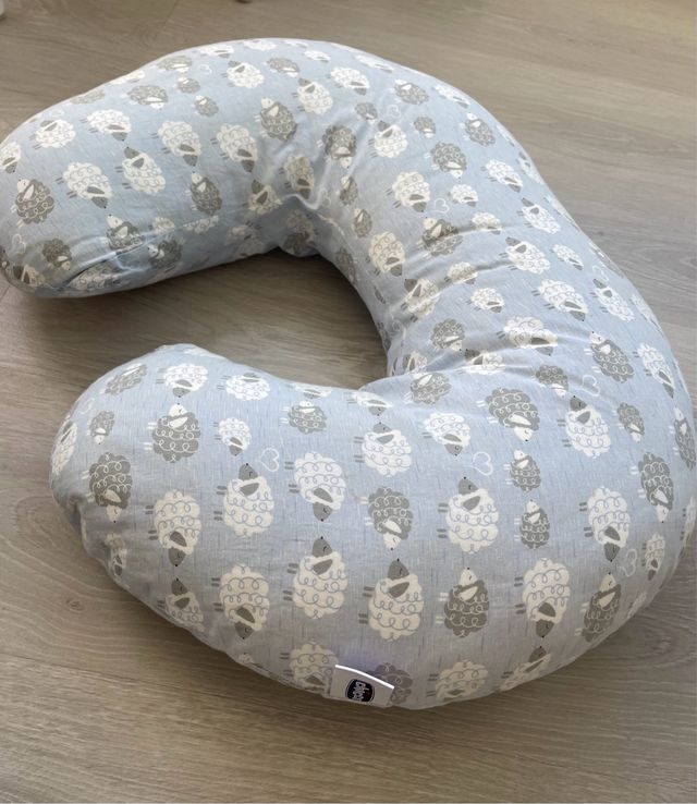 Cojín de lactancia estampado ovejas