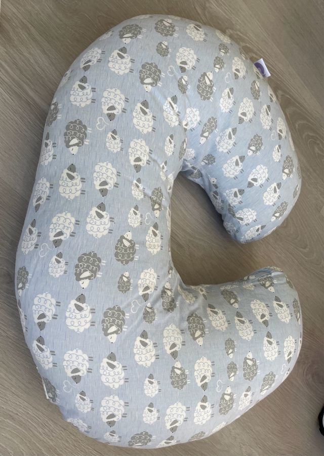 Cojín de lactancia estampado ovejas