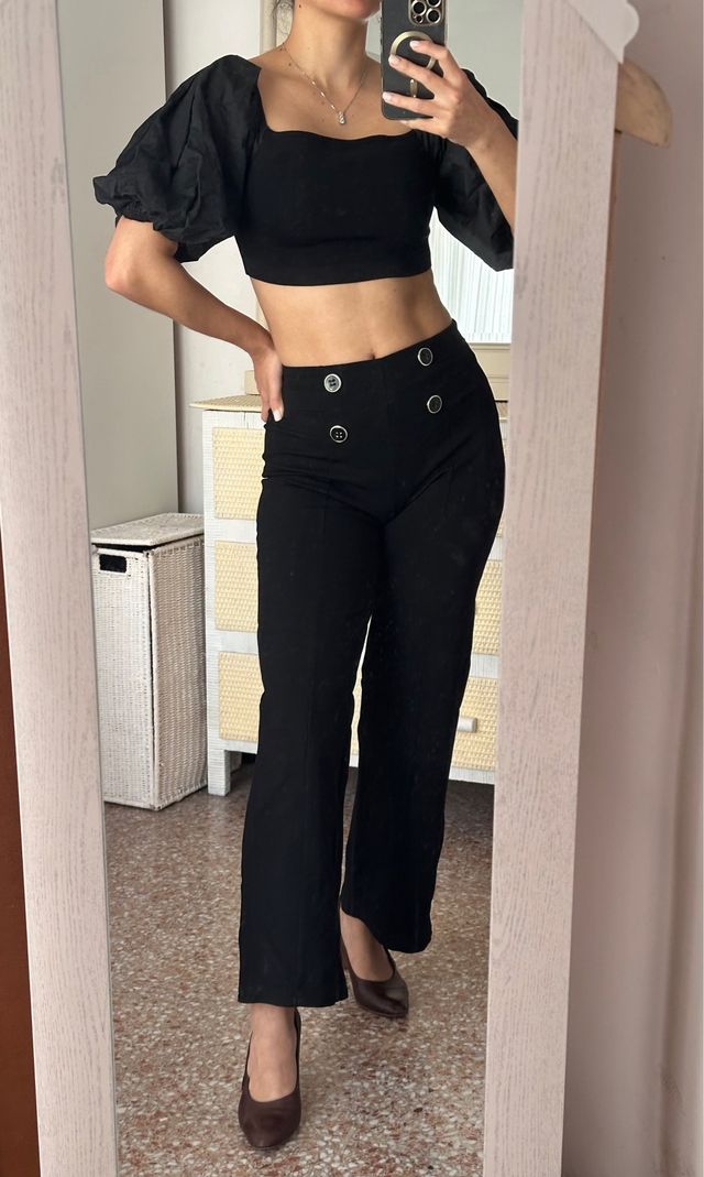 Pantalones negros de talle alto