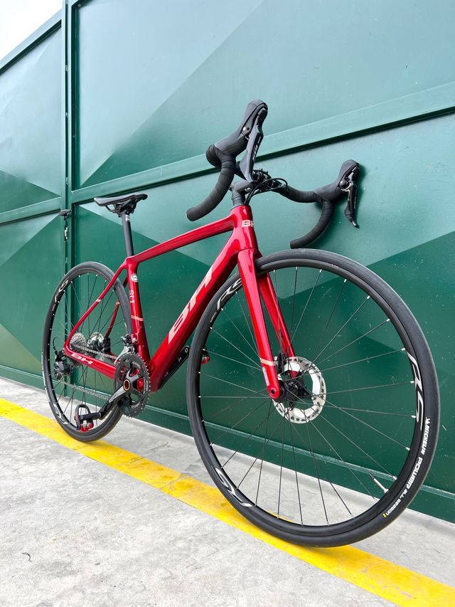Bicicleta de Carretera BH CARBONO - como Nueva