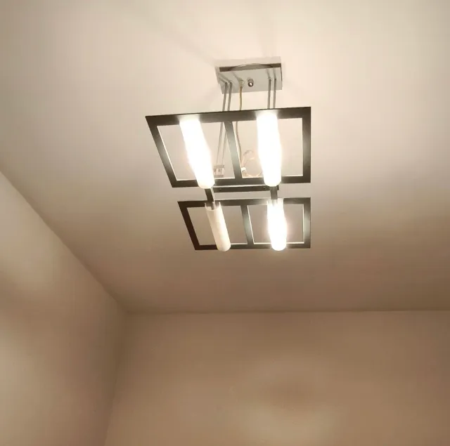 Lámpara de techo de diseño de metal y vidrio