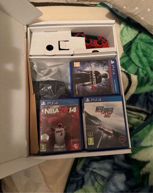 PS4 + Killzone + 7 juegos   y 2 mandos 500gb