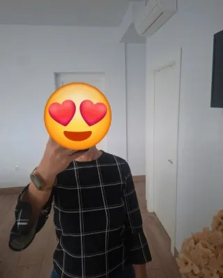 Blusa de cuadros manga acampanada