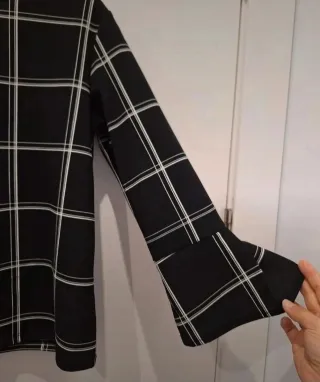 Blusa de cuadros manga acampanada