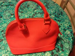 Bolso bombonera rojo y dorado