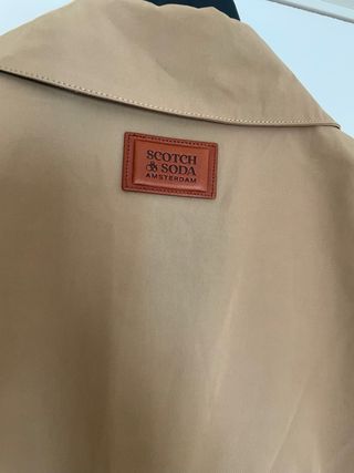 Gabardina Scotch & Soda con detalles cuero pvp 230