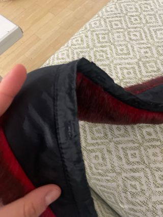 Bufanda de pelo sintético roja y marrón