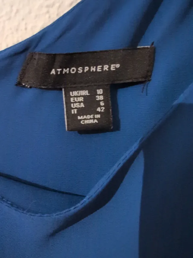 Blusa Atmosphere asimétrica azul