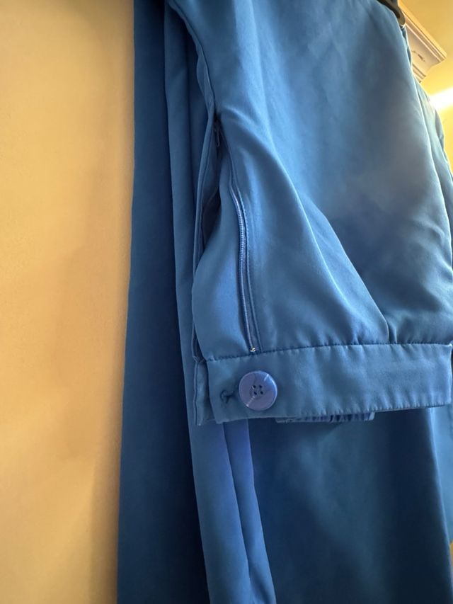 Traje Stradivarius azul eléctrico