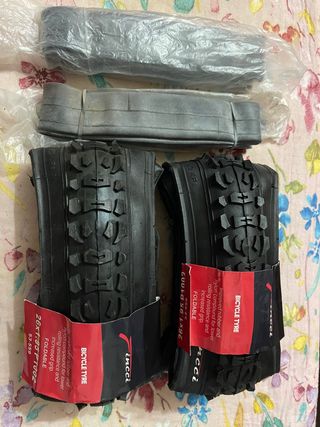 Coppia pneumatici bici 26x1.95 + camere d'aria