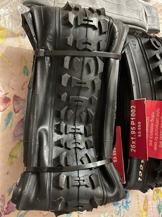 Coppia pneumatici bici 26x1.95 + camere d'aria