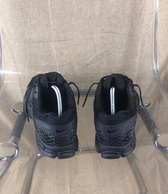 Nike Zoom Vomero 5 – Negras | Talla 44 EU