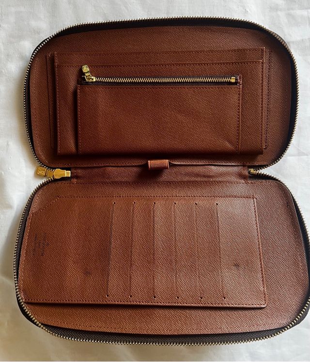 Louis Vuitton Pochette Voyage Monogram