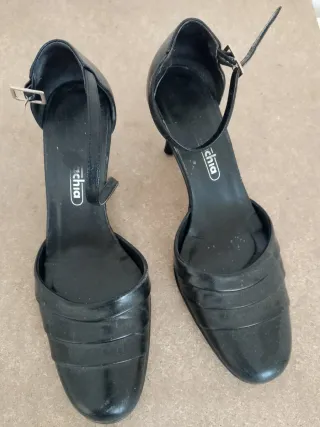 Zapatos de tacón negros